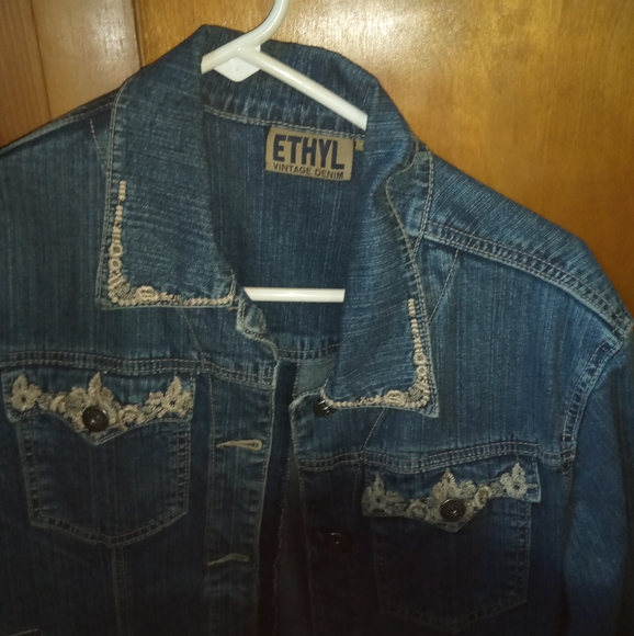 Women's blue jean jacket - Picture 2 of 6